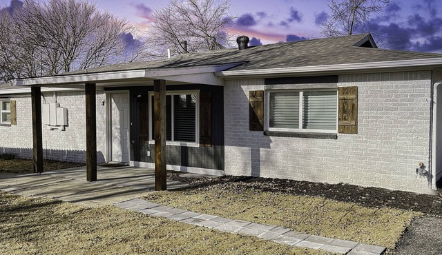 Newly remodel home 2BD/2BATH, 15min to dwtn Tulsa.