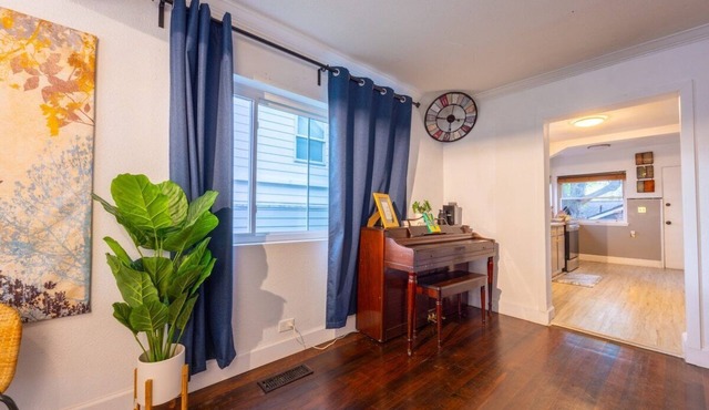 Newly Remodel Vintage Jewel | Central SEA | Office