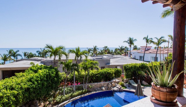 Newly Remodeled Gorgeous Palmilla Villa, private beach 1 min walk