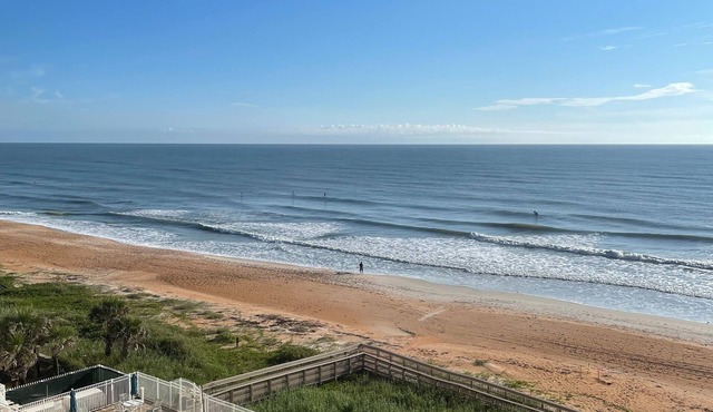 Newly remodeled 1200 sq. ft. with beautiful beachside ocean view!