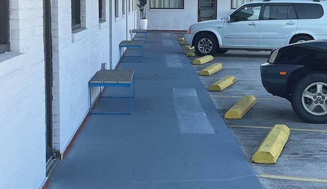 Newly remodeled 14-room hotel in charming St. Mary's .