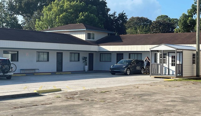 Newly remodeled 14-room hotel in charming St. Mary's .