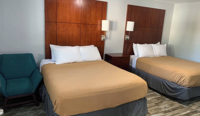 Newly remodeled 14-room hotel in charming St. Mary's .