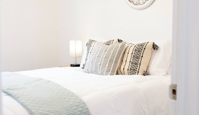 Newly Remodeled 2-BR across UAMS Hospital #C