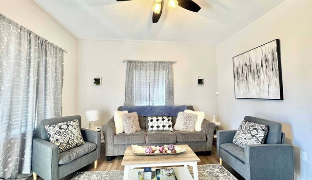 Newly Remodeled 2 Bedroom Home in Shelbyville!