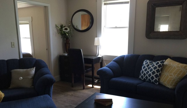Newly remodeled 2 bedroom home close to downtown & waterfront.