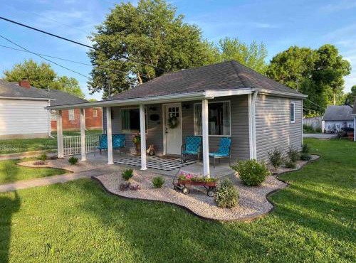 Newly Remodeled 2 BR Private Home w/King Bed