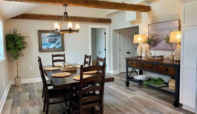 Newly remodeled 2bd/2bath pet friendly short walk to village