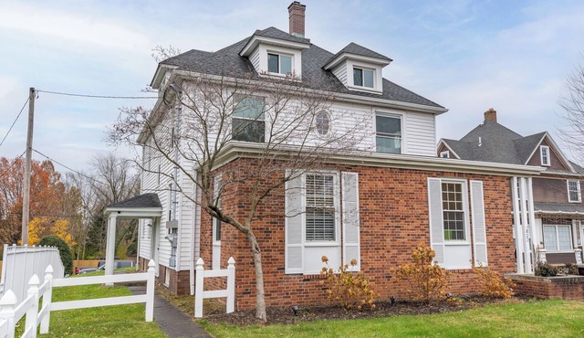 Newly Remodeled 2BR Private Apartment in North Canton