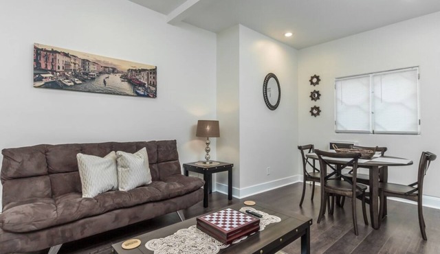 NEWLY REMODELED! 2BR 1BA near LA Convention Center