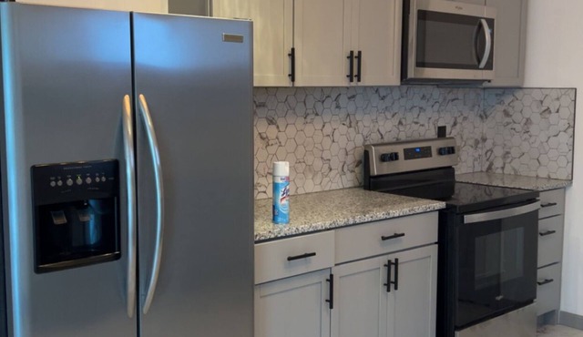Newly remodeled 3-bedroom, 2 bath house in Kansas City near Chiefs Stadium