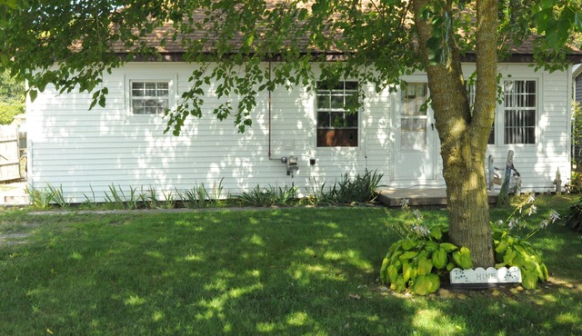 Newly remodeled 3 bedroom home close to Saginaw Bay and River!