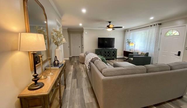 Newly Remodeled 3-Bedroom Pet Friendly Home