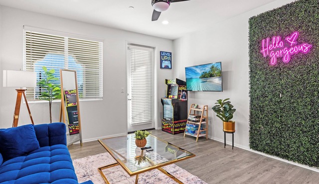 Newly Remodeled 3BR Apt + Mins to Disney & Arcade