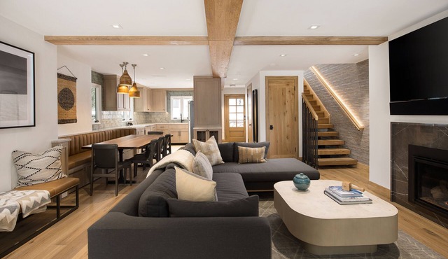 Newly remodeled 4 bedroom condo only 1 block to Bridge St. & ski slopes, fre