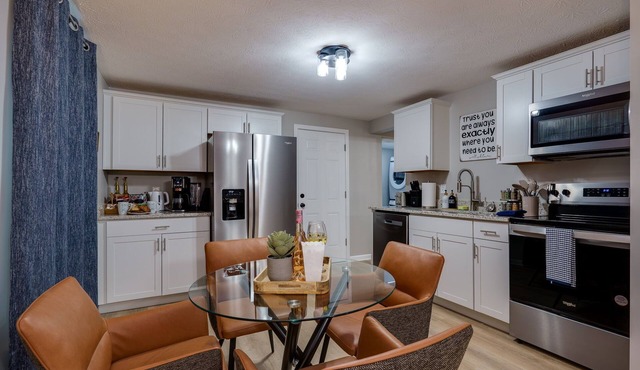 Newly Remodeled -5 min to UD and Downtown