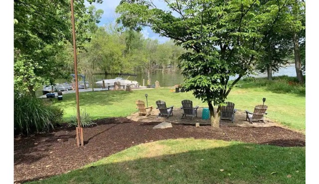 Newly Remodeled Amazing Lake House with boat dock.