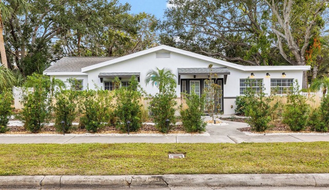 Newly Remodeled! Bay Shore Breeze
