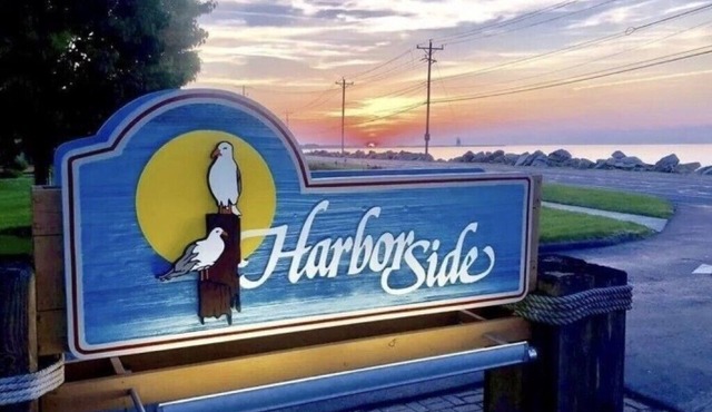 Newly Remodeled/Beautiful Waterfront Condo - 30' dock