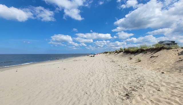 Newly Remodeled Broadkill Beach Cottage 150ft to water & pet friendly