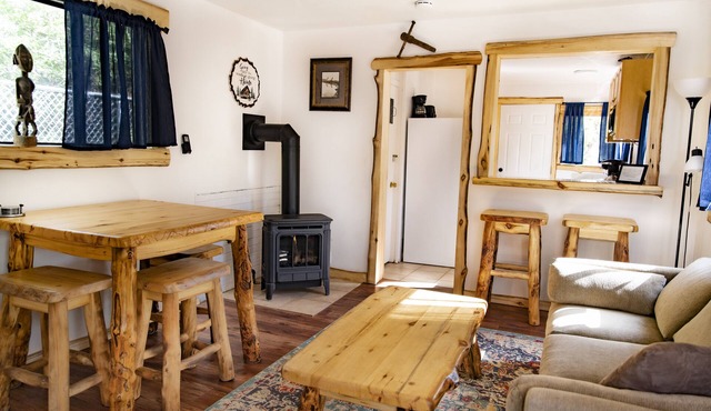 Newly Remodeled Cabin in Hermosa Close to All - 1 Bed/1 Bath - Sleeps 4