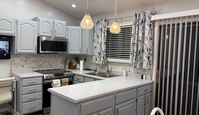 Newly Remodeled Cozy house in Bowie. Near 6flags,FedEx Field,Annapolis,DC.