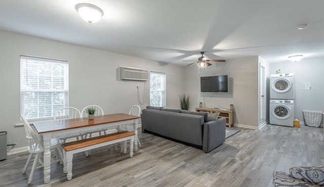 Newly Remodeled Cozy 2 BR Apartment CLOSE to Chatt