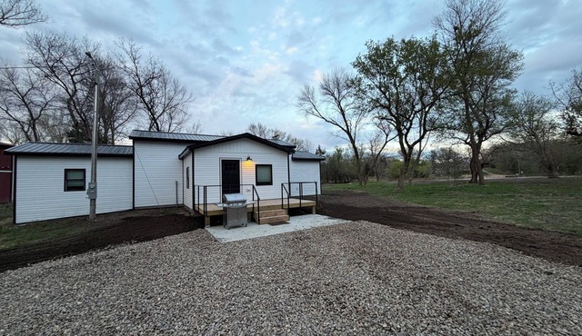 Newly Remodeled Creekside Bungalow on 3 acres with private Beach/Creek access