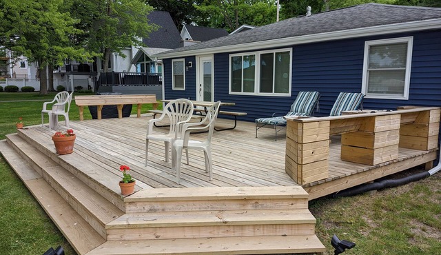 Newly remodeled Diamond Lake Cottage with Pontoon Boat Available!