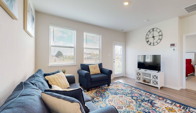 Newly remodeled - dog friendly townhome with pools, tennis, washer/dryer & AC