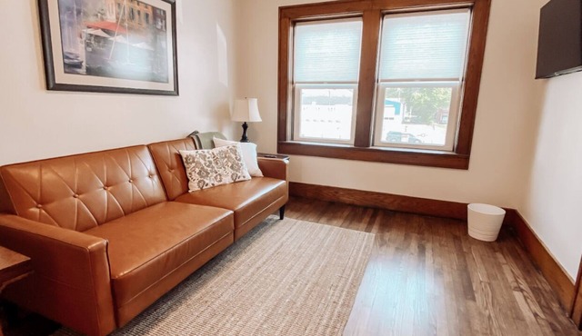 Newly remodeled downtown upstairs apartment