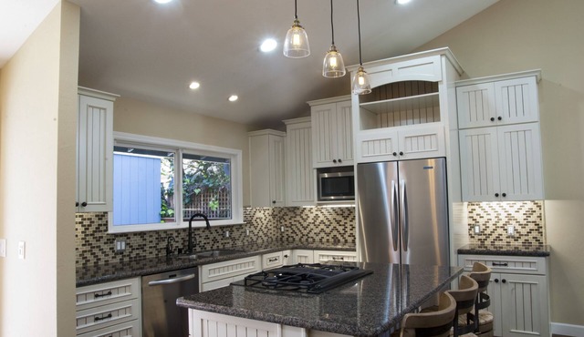 Newly Remodeled, Family Friendly, Village Apartment Seconds From The Beach