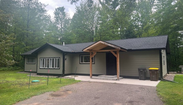 Newly Remodeled Family-Friendly Home in Woodruff Close to Everything