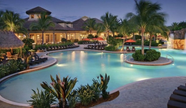 Newly Remodeled Gated Resort Community Home Minutes to Beaches & 5th In Naples