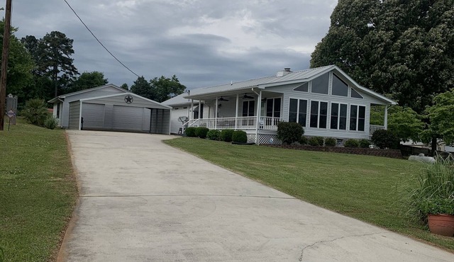 Newly Remodeled Home across the road from Weiss Lake
