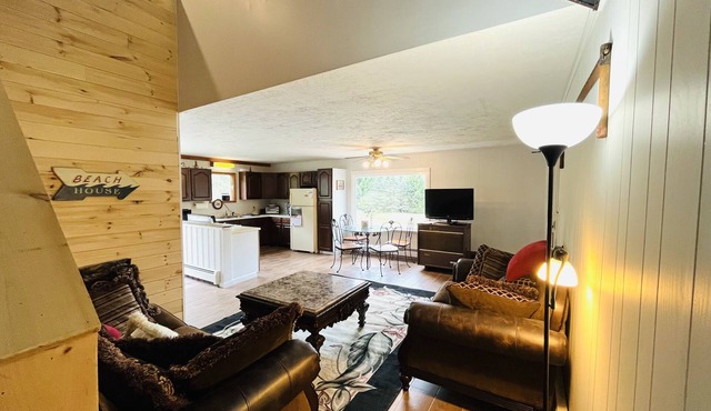 Newly Remodeled home with Class A Trout Stream