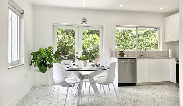NEWLY Remodeled home with stock tank pool near Coral Gables