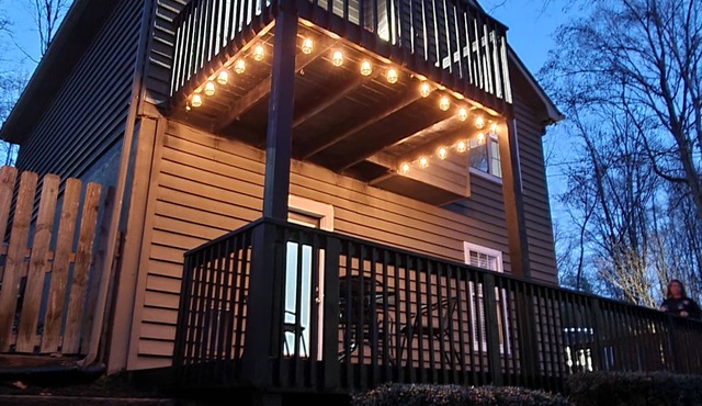 NEWLY remodeled house. Close to Vineyards & Lake Lanier