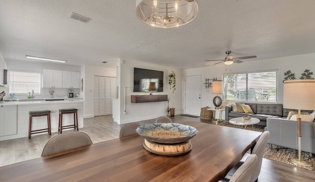 Newly remodeled house just steps away from the FL Intracoastal with boat parking