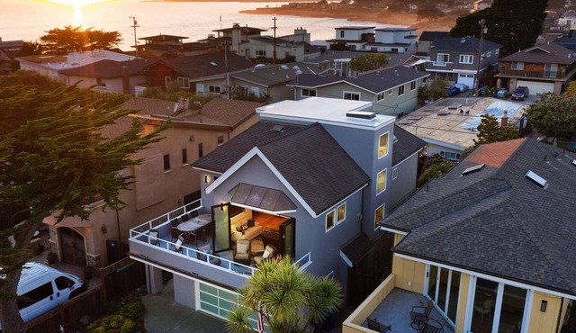 Newly remodeled kitchen and family room-The 25th Beach Retreat with hot tub!