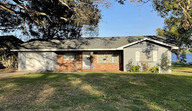 Newly remodeled Lakefront Vacation Home on the Chain of Lakes in Winter Haven