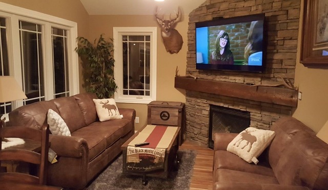 Newly remodeled, Located in Galena Territories. Small dogs OK under 25 LBS