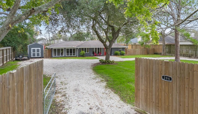 Newly Remodeled Modern Farmhouse on an Acre