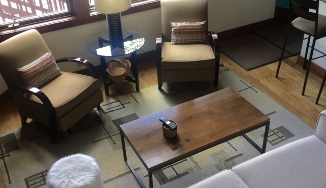Newly Remodeled Mountain Contemporary 1 BR + Loft Aspen Condo