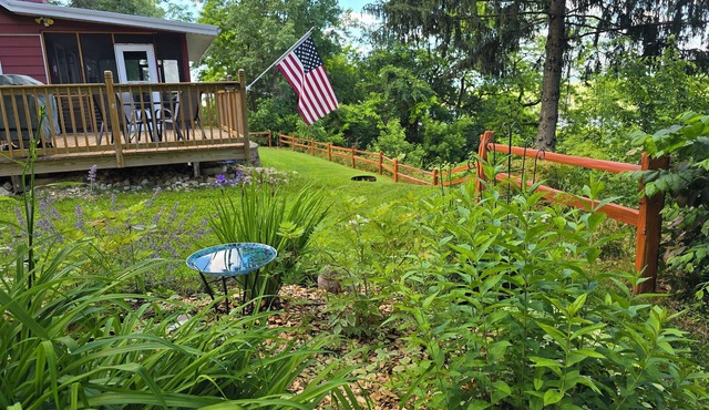 Newly remodeled, multifunctional, secluded retreat w/views of Mississippi River