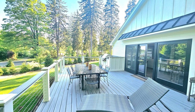 Newly remodeled, private Villa in Bolton Landing with all the comforts of home