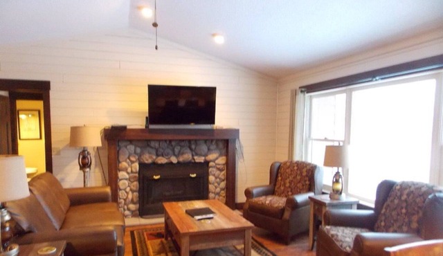 Newly Remodeled Resort Cottage on Gull Lake