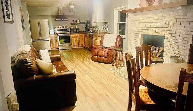 Newly Remodeled River Cabin close to Ft Leonard Wood