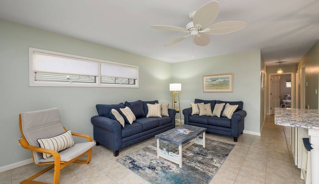 Newly remodeled! Steps from the beach. Ocean block. Tower Shores.