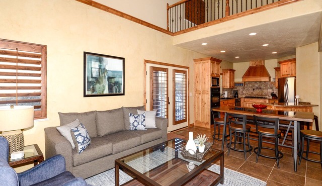 Newly Remodeled Skiing & Golf Twnhome with Private Hot Tub and Game Room